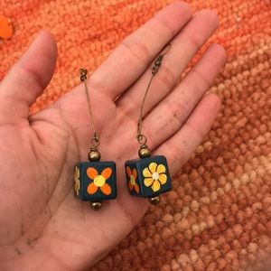 Dangling flower earrings